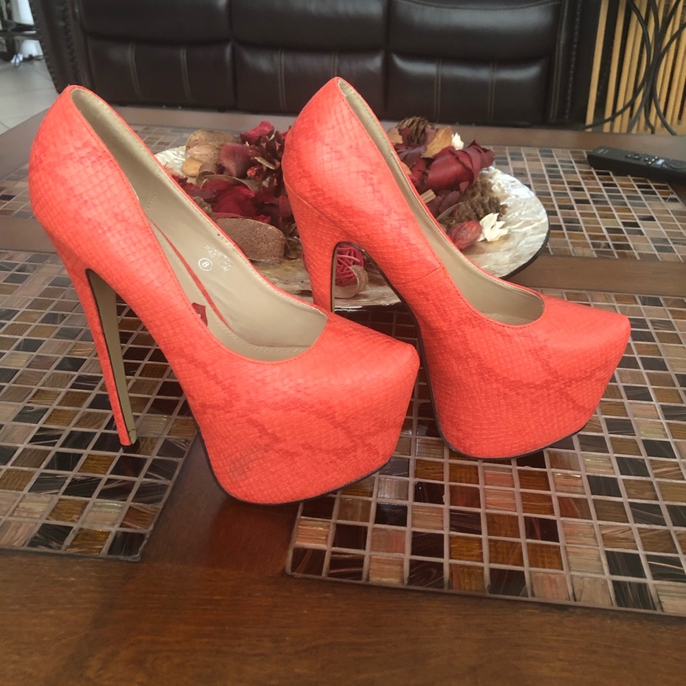 REDKISS Tangerine Stilettos. Size 8